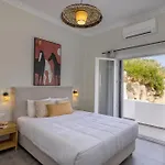 Elia Syros Vári