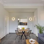 Elia Syros Apartamento *