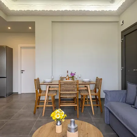 Elia Syros Lejlighed