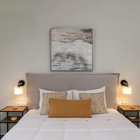 Elia Syros Lejlighed Vári