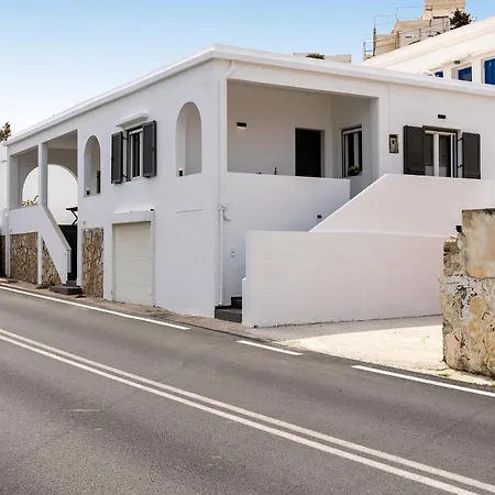 Elia Syros Lejlighed Vári